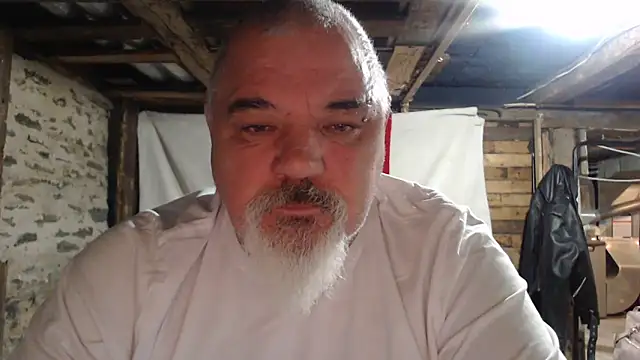 Newfiesausage1972 online show from November 15, 11:14 am