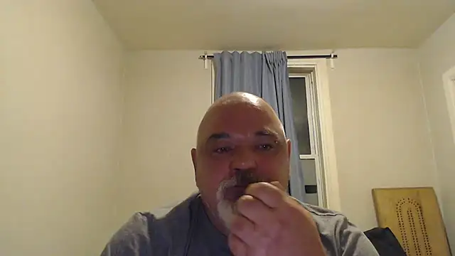 Newfiesausage1972 online show from September 15, 6:36 am