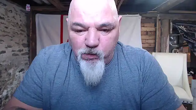 Newfiesausage1972 online show from February 16, 4:16 pm