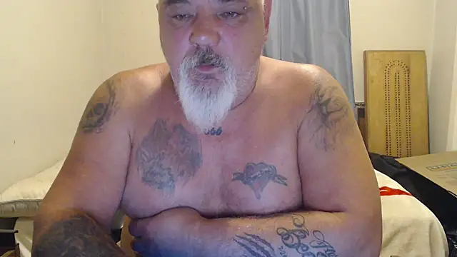 Newfiesausage1972 online show from September 22, 12:33 pm