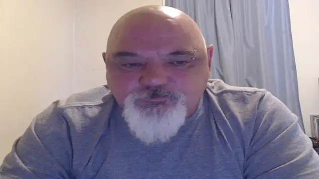 Newfiesausage1972 online show from October 8, 3:35 pm