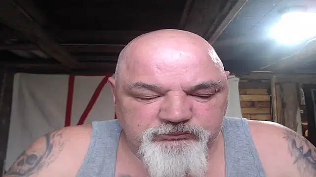 Newfiesausage1972 online show from April 19, 6:21 pm