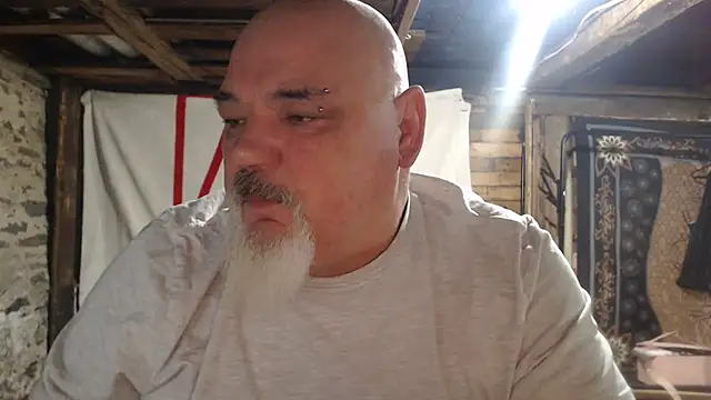 Newfiesausage1972 online show from January 12, 9:38 am