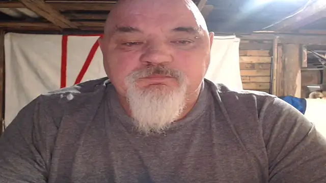 Newfiesausage1972 online show from February 25, 12:16 pm