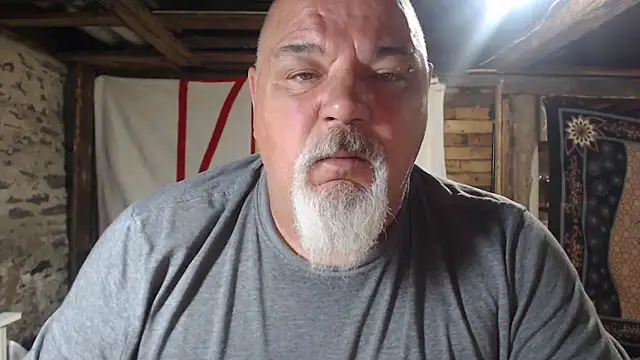 Newfiesausage1972 online show from June 17, 9:19 am