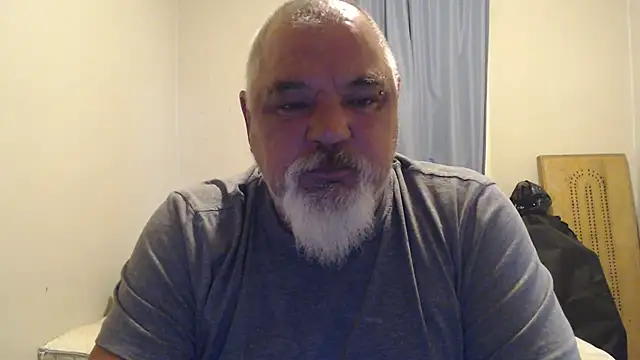 Newfiesausage1972 online show from October 4, 12:39 pm