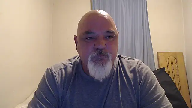 Newfiesausage1972 online show from September 10, 2:49 pm