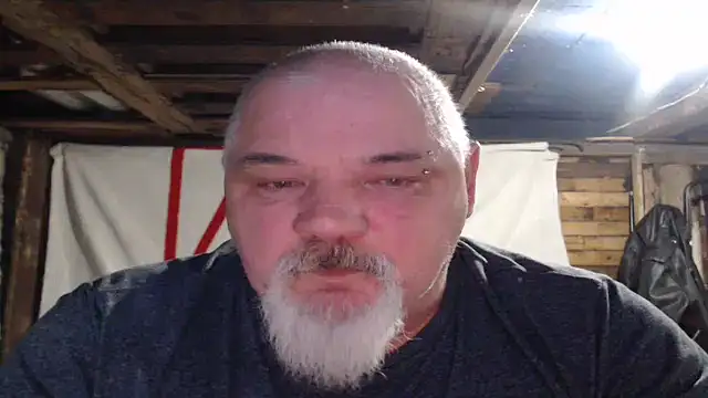 Newfiesausage1972 online show from December 16, 9:08 pm