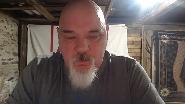 Newfiesausage1972 online show from January 10, 11:27 am