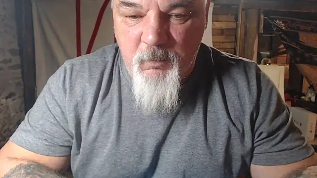 Newfiesausage1972 online show from February 11, 10:26 am