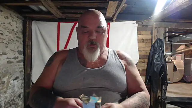 Newfiesausage1972 online show from November 22, 11:25 pm