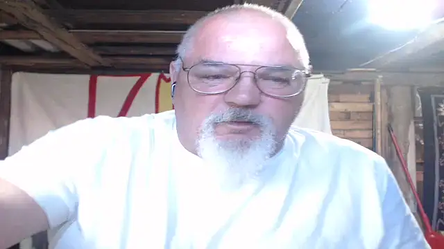 Newfiesausage1972 online show from May 28, 12:44 pm