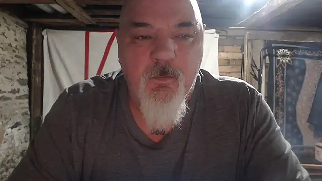 Newfiesausage1972 online show from January 8, 10:32 am