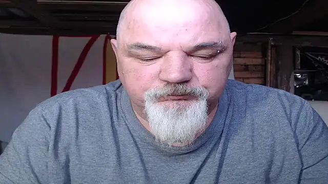 Newfiesausage1972 online show from February 28, 6:07 pm