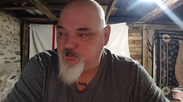 Newfiesausage1972 online show from January 14, 11:14 am