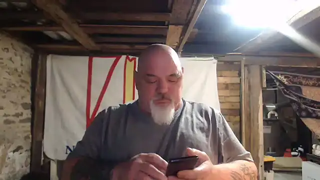 Newfiesausage1972 online show from March 20, 11:33 am