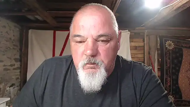Newfiesausage1972 online show from May 29, 11:16 am