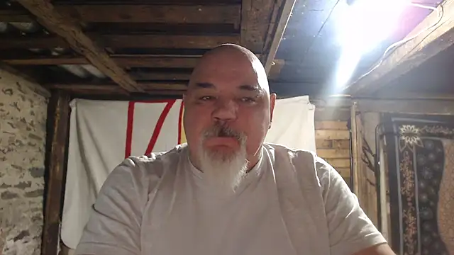 Newfiesausage1972 online show from January 13, 10:08 am