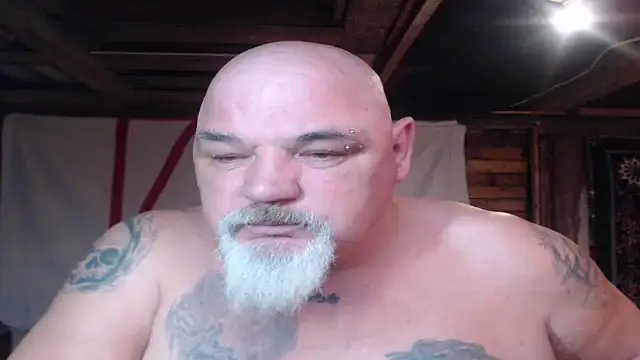 Newfiesausage1972 online show from March 26, 12:25 pm