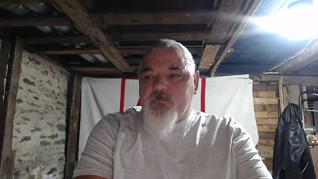 Newfiesausage1972 online show from November 16, 9:14 am