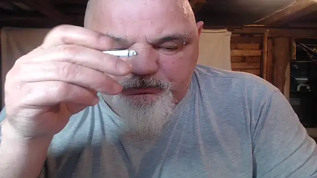 Newfiesausage1972 online show from March 22, 9:16 pm