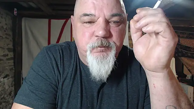 Newfiesausage1972 online show from March 1, 9:09 am