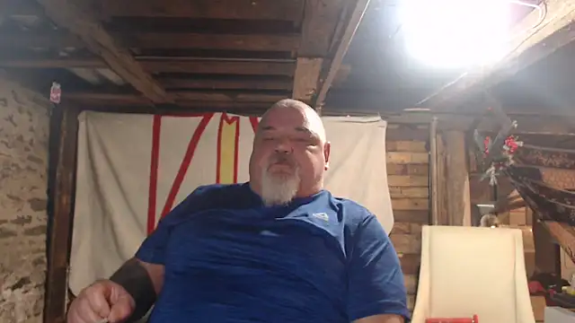 Newfiesausage1972 online show from February 7, 10:23 am