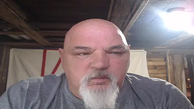 Newfiesausage1972 online show from April 29, 9:10 pm
