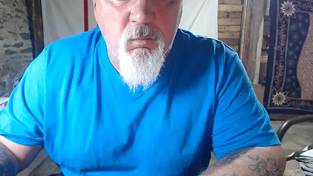 Newfiesausage1972 online show from June 20, 7:46 am