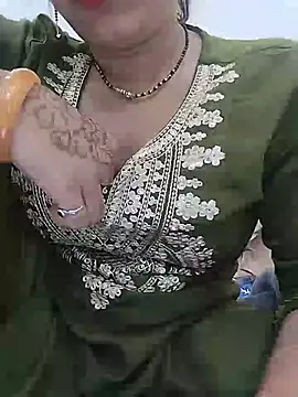 Snapshot of Simaran_bhabhi chatting on July 14, 4:24 pm Simaran bhabhi online show from July 14, 4:24 pm