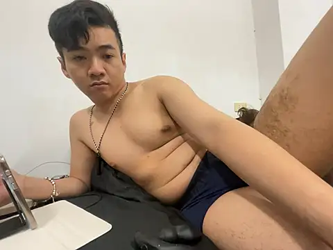 Adam XDZ online show from April 8, 9:22 am