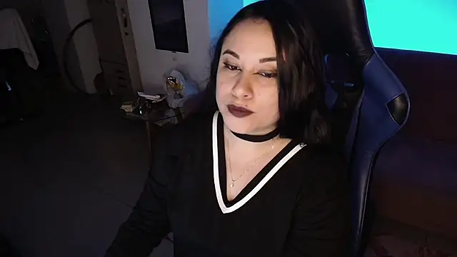 LauraHawkes online show from November 15, 2:04 am