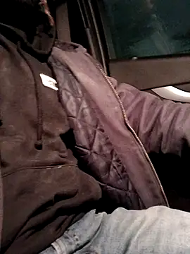 Snapshot of 1BeautyN1Beast chatting on February 19, 11:06 am 1BeautyN1Beast online show from February 19, 11:06 am