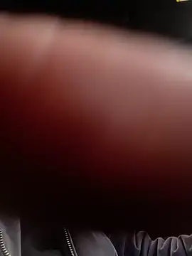 Snapshot of 1BeautyN1Beast chatting on January 26, 2:19 pm 1BeautyN1Beast online show from January 26, 2:19 pm