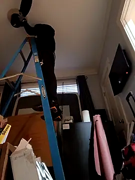 Snapshot of 1BeautyN1Beast chatting on February 11, 10:28 pm 1BeautyN1Beast online show from February 11, 10:28 pm