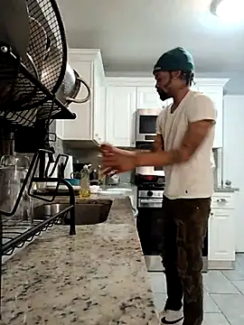 Snapshot of 1BeautyN1Beast chatting on February 14, 4:58 am 1BeautyN1Beast online show from February 14, 4:58 am