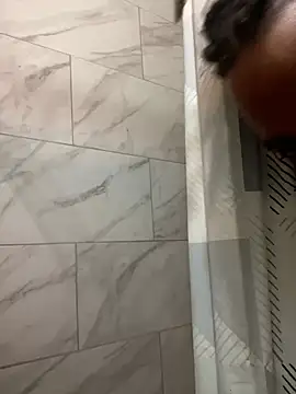 Snapshot of 1BeautyN1Beast chatting on January 28, 12:36 am 1BeautyN1Beast online show from January 28, 12:36 am