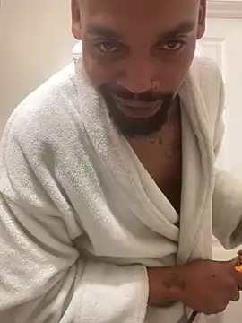 Snapshot of 1BeautyN1Beast chatting on January 28, 4:08 am 1BeautyN1Beast online show from January 28, 4:08 am