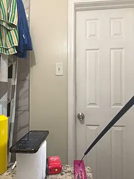 Snapshot of 1BeautyN1Beast chatting on January 13, 10:35 pm 1BeautyN1Beast online show from January 13, 10:35 pm