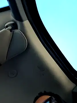 Snapshot of 1BeautyN1Beast chatting on March 3, 3:32 pm 1BeautyN1Beast online show from March 3, 3:32 pm