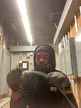 Snapshot of 1BeautyN1Beast chatting on January 26, 8:36 am 1BeautyN1Beast online show from January 26, 8:36 am