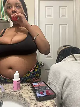 Snapshot of 1BeautyN1Beast chatting on January 16, 4:17 am 1BeautyN1Beast online show from January 16, 4:17 am