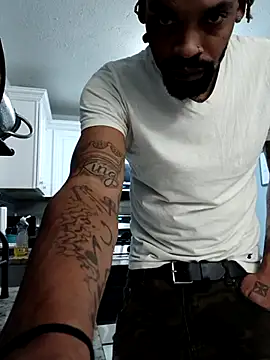 Snapshot of 1BeautyN1Beast chatting on February 14, 12:30 am 1BeautyN1Beast online show from February 14, 12:30 am