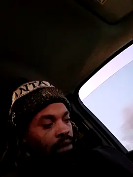 Snapshot of 1BeautyN1Beast chatting on February 18, 11:55 am 1BeautyN1Beast online show from February 18, 11:55 am