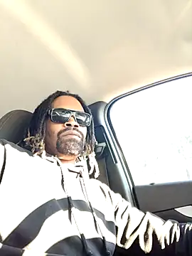 Snapshot of 1BeautyN1Beast chatting on February 24, 9:41 pm 1BeautyN1Beast online show from February 24, 9:41 pm