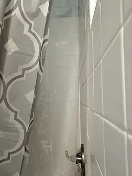 Snapshot of 1BeautyN1Beast chatting on March 5, 12:44 pm 1BeautyN1Beast online show from March 5, 12:44 pm