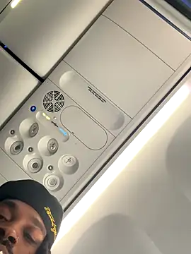 Snapshot of 1BeautyN1Beast chatting on October 26, 4:18 pm 1BeautyN1Beast online show from October 26, 4:18 pm