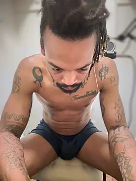 1BeautyN1Beast online show from February 26, 6:57 am