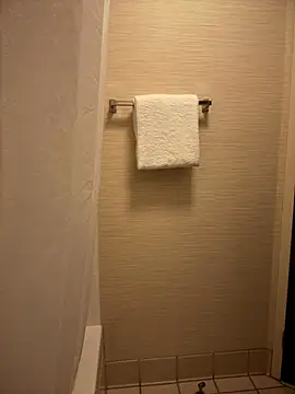 Snapshot of 1BeautyN1Beast chatting on October 18, 10:28 am 1BeautyN1Beast online show from October 18, 10:28 am