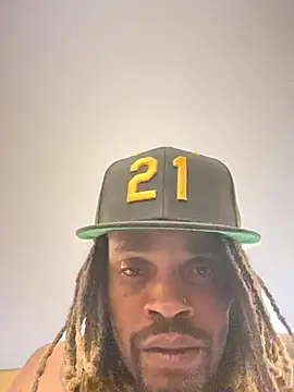 Snapshot of 1BeautyN1Beast chatting on October 22, 1:16 am 1BeautyN1Beast online show from October 22, 1:16 am